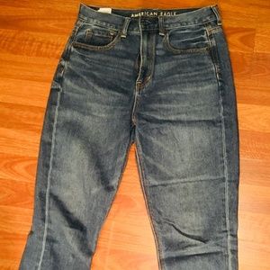 American Eagle Women's Mom Jeans Size 2 Short